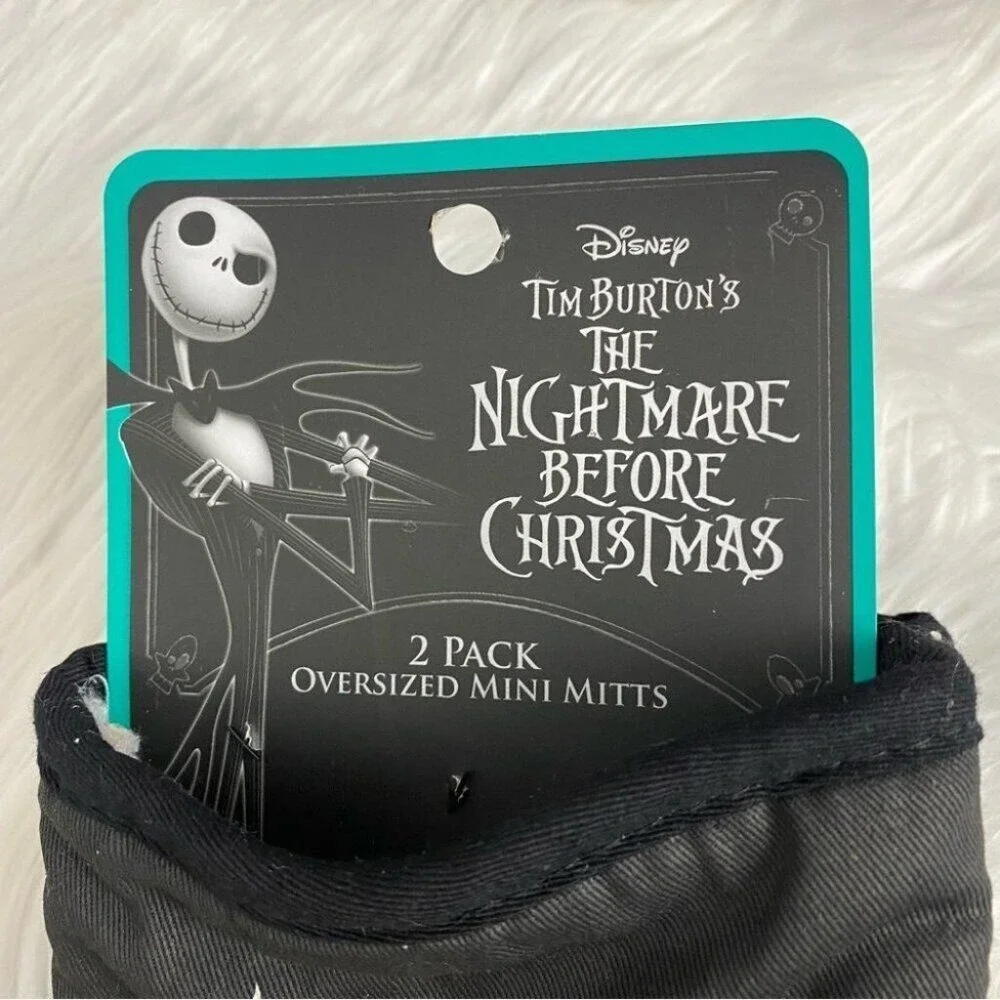 Disney Nightmare Before Christmas Jack & Sally Mini Oven Mitts 2 Pack Black NWT